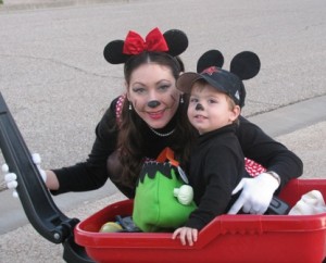 Easy DIY Disney Mickey and Minnie Mouse Costumes - Foster2Forever